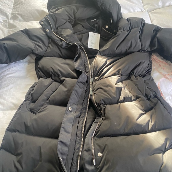 Theory Norine Hooded Puffer Coat Brand new with tags and red tag from the runway - Picture 7 of 10